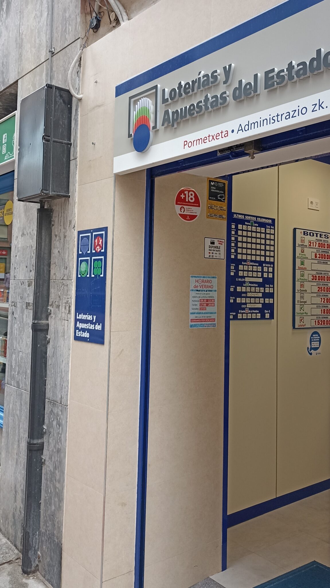 Fachada de Lotería Pormetxeta en Barakaldo, administración de lotería con más de 60 años