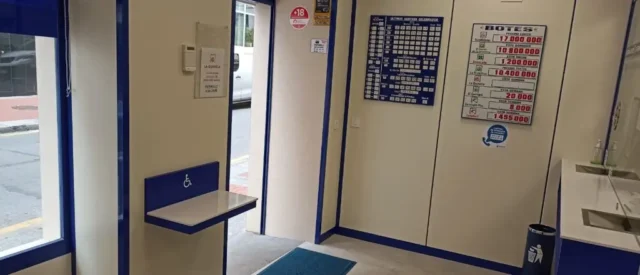 Interior de Lotería Pormetxeta en Barakaldo, administración de lotería con más de 60 años